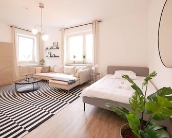 75 m2, zentral, gemütlich, eigener Parkplatz - Osnabrück - Chambre