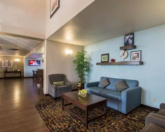 Comfort Inn & Suites Airport South - Κάλγκαρι - Σαλόνι ξενοδοχείου