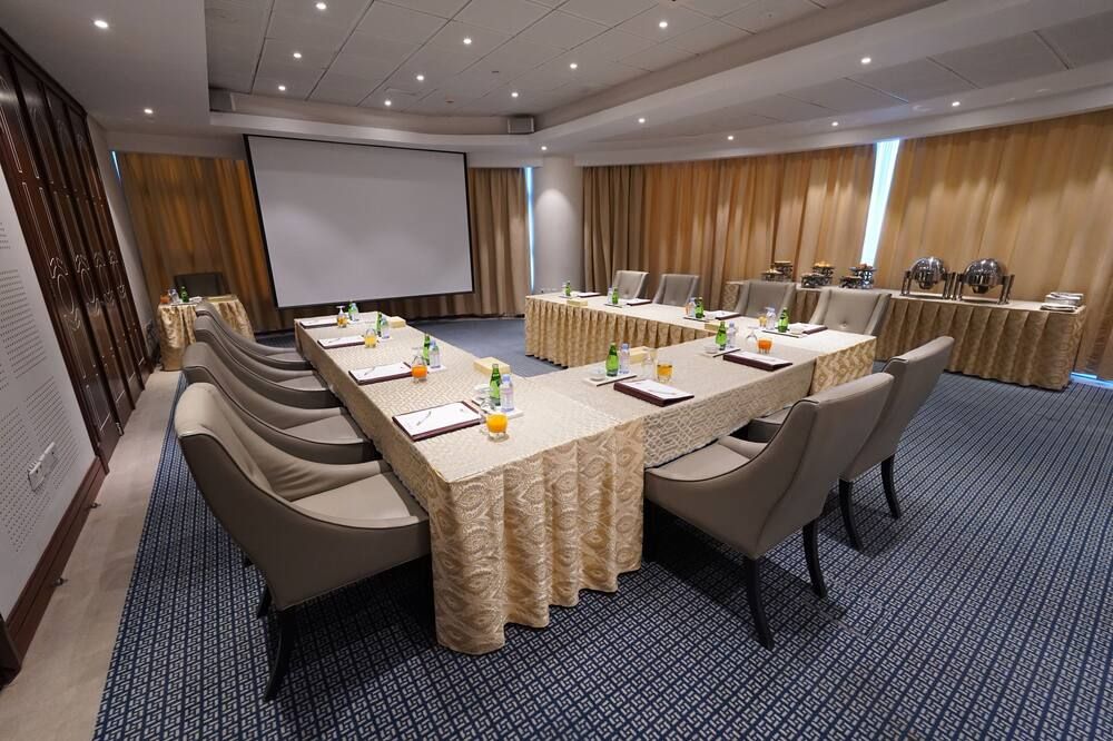 Costa Del Sol Hotel by Arabian Link - Ḩawallī - Meeting room