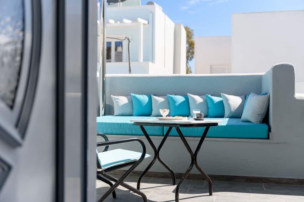Oasis Suites Fira