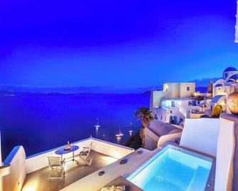 Sapphire Deluxe Suite with Private Hot Tub - Firostefani
