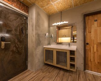 Beimen Wow Poshtel - Taipei City - Bathroom