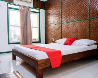 RedDoorz Plus near Jalan Baru Bogor - Bogor - Ložnice