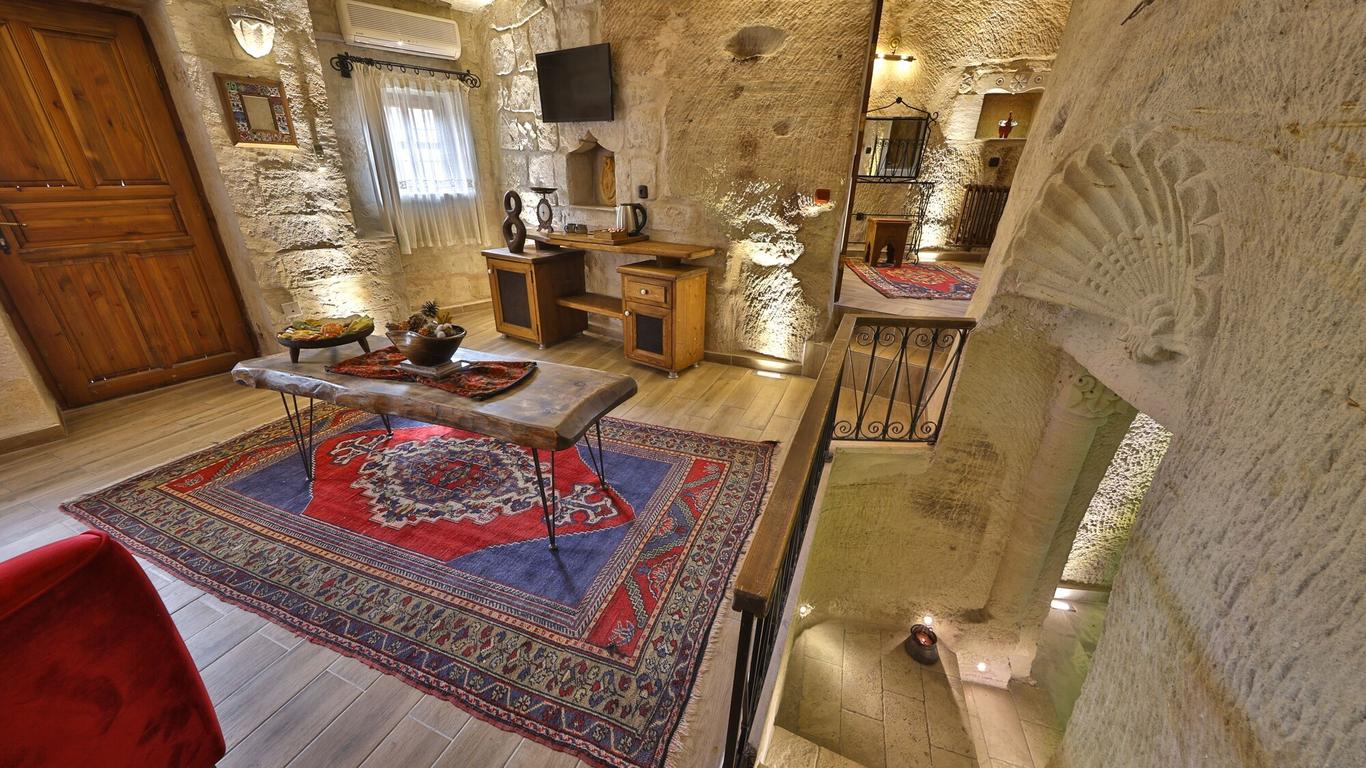 Divan Cave House