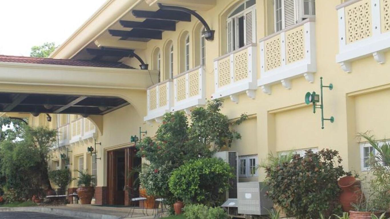 Vista Mar Beach Resort and Country Club