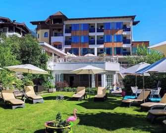 알펜호텔 슈테파니 - 마이어호펜 - 파티오