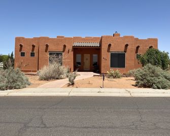 Spacious Home - Page - Building