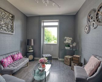 Best Western Le Vinci Loire Valley - Amboise - Living room