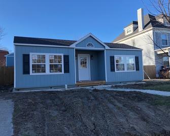 Little Blue Cottage On Spanish - Cape Girardeau - Edificio