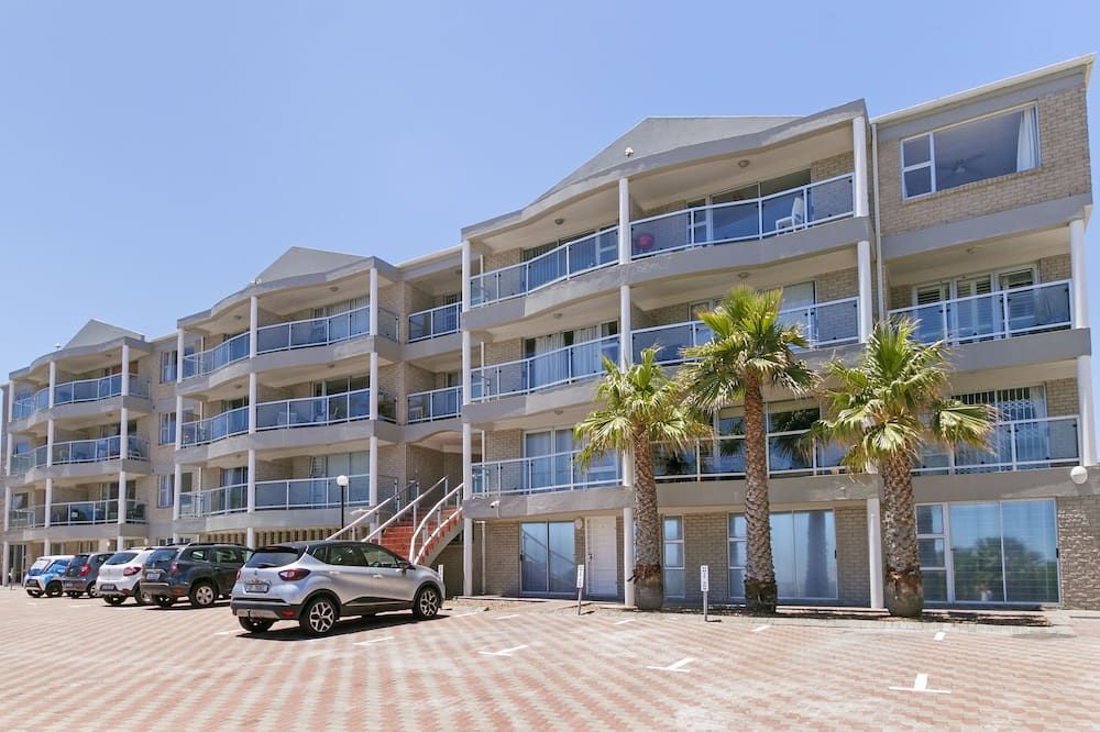 Coral Island 204 - Bloubergstrand - בניין