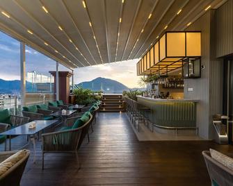 Hotel Shambala - קטמאנדו - בר