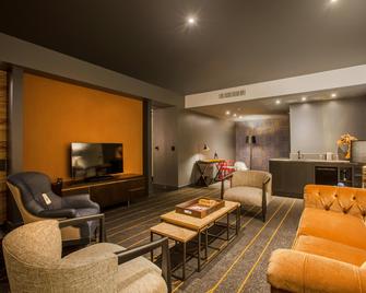 더 조지 컬리지 스테이션 - 칼리지스테이션 - 거실