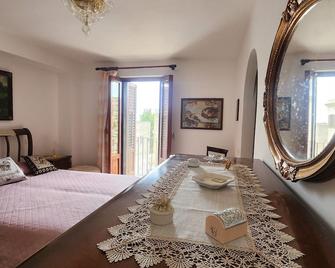 Porta Trapani Guest House - Erice - Camera da letto