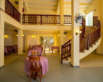 Tropic Garden Hotel - Banjul - Lobby