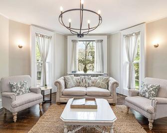 ValpoVilla: Location, location, location! - Valparaiso - Living room
