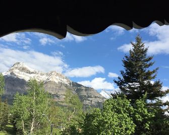 Northland Lodge - Waterton - Vista del exterior