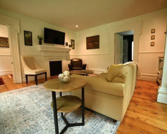 Farmhouse Lodge - Altmar - Sala de estar