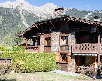 Beautiful duplex with garden in Chamonix, 4 people, pets allowed, parking, wifi - Chamonix - Building