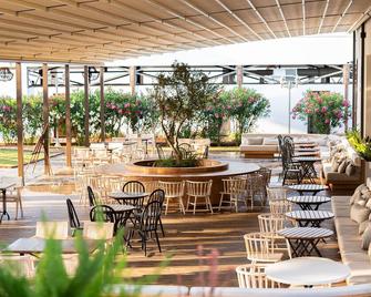 Laur Hotels Experience & Elegance - Didim - פטיו