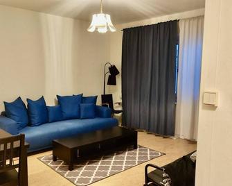 2 Room Apartment In Hammarby By Stockhol - Estocolmo - Sala de estar