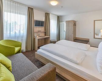 Hotel Gasthof Zum Rössle - Heilbronn - Bedroom