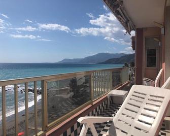 Suite - Ventimiglia - Balkon