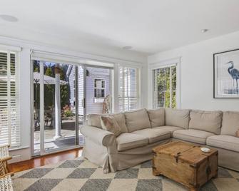 Downtown Oxford | Charming | Outdoor Dining - Oxford - Living room