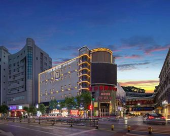 7 Days Premium (Xianning Hot Spring Shopping Park Store) - Xianning - Gebäude