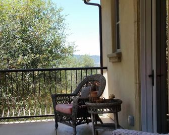 Quiet Cottage On The Golf Course - Angels Camp - Balcony