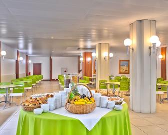 Hotel Praia Dourada - פורטו סנטו - מסעדה