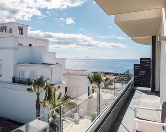 Hotel & Resort Tre Fontane Luxury - Portici - Balcone