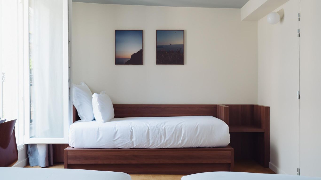 Hotel Camelia International