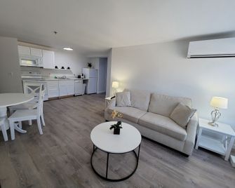 The Grand Beach Inn - Old Orchard Beach