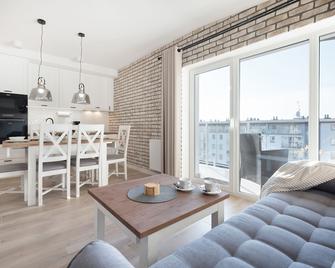 Sunny Terraces Apartments by Renters - Dziwnówek - Pokój dzienny