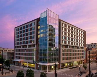 Hyatt Place Champaign/Urbana - Champaign - Building