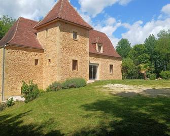House sarlat en perigord with swimming pool and billiards animals accepted - Sainte-Nathalène - Building