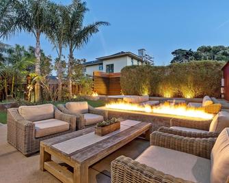 Fireside in Cozy Pleasure Point - Santa Cruz - Innenhof