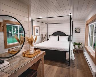 The Scandia Inn - McCall - Bedroom