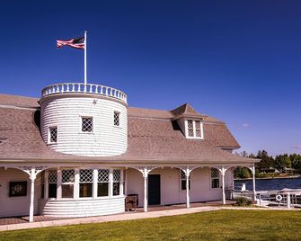 Valcour Inn & Boathouse - Peru - Gebouw
