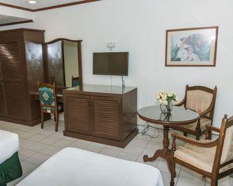 LA Fiesta Hotel - Iloilo City