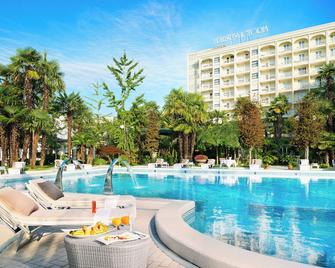Grand Hotel Trieste & Victoria - Abano Terme - Pool