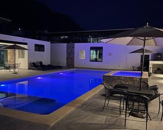 Experience tranquility at our family-friendly vacation home, at Chapala Lake. - San Juan Cosalá