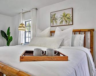 New The Bungalow Jupiter! - Moremoments Rentals - Jupiter - Bedroom