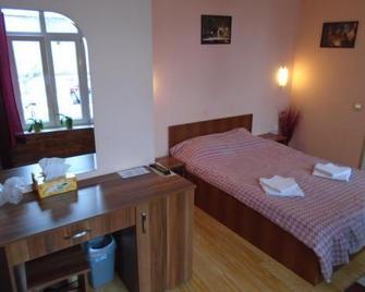 Pension Old City - Braşov - Habitación