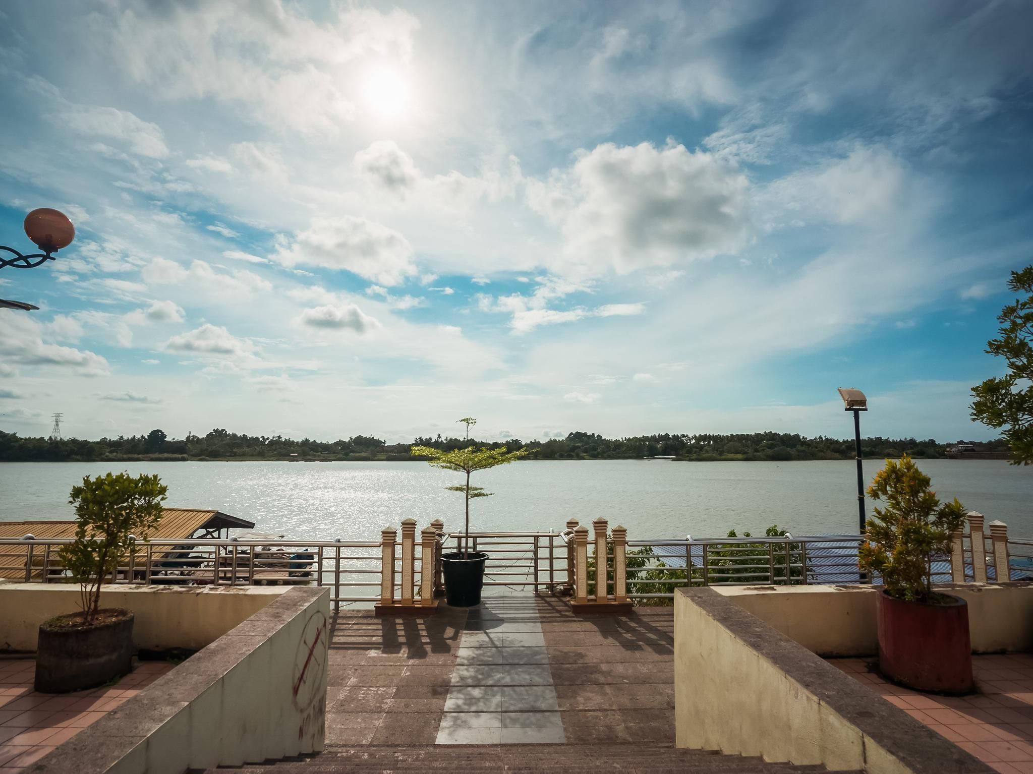 أو واي أو 752 رايدل هوتل كوتا بارو