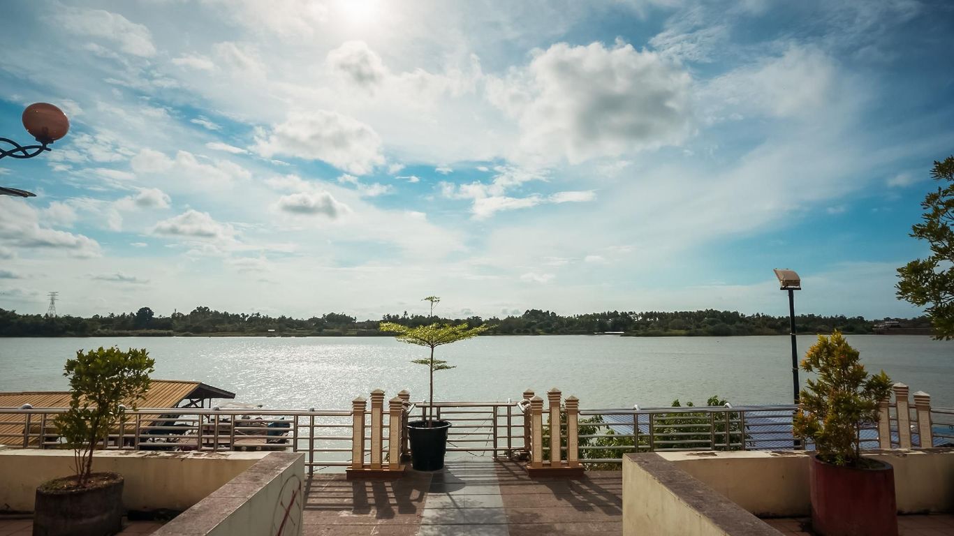 أو واي أو 752 رايدل هوتل كوتا بارو