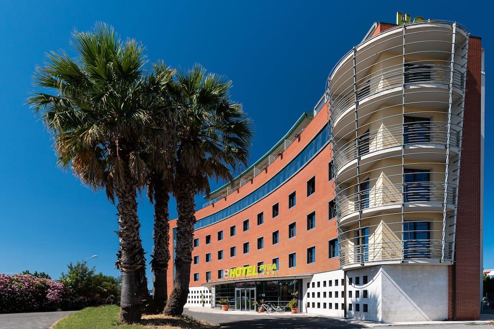 بي آند بي هوتل بيسا أيربورت - بيسا - مبنى