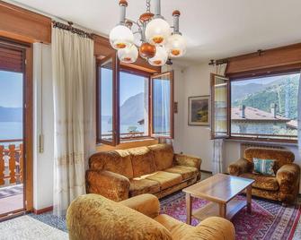 Lovely Apartment In Riva Di Solto - Riva di Solto - Huiskamer