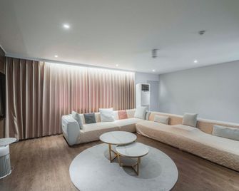 Cloudin Hotel Mokpo Peace Square Branch - Mokpo - Lounge