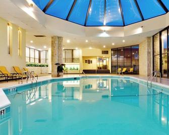 Reading Vitality Hotel - Spring Ridge - Pool